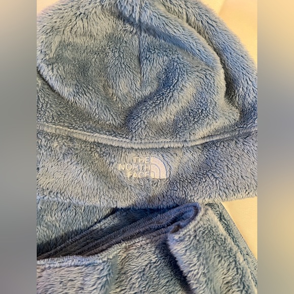 North face hat and scarf - Picture 2 of 4